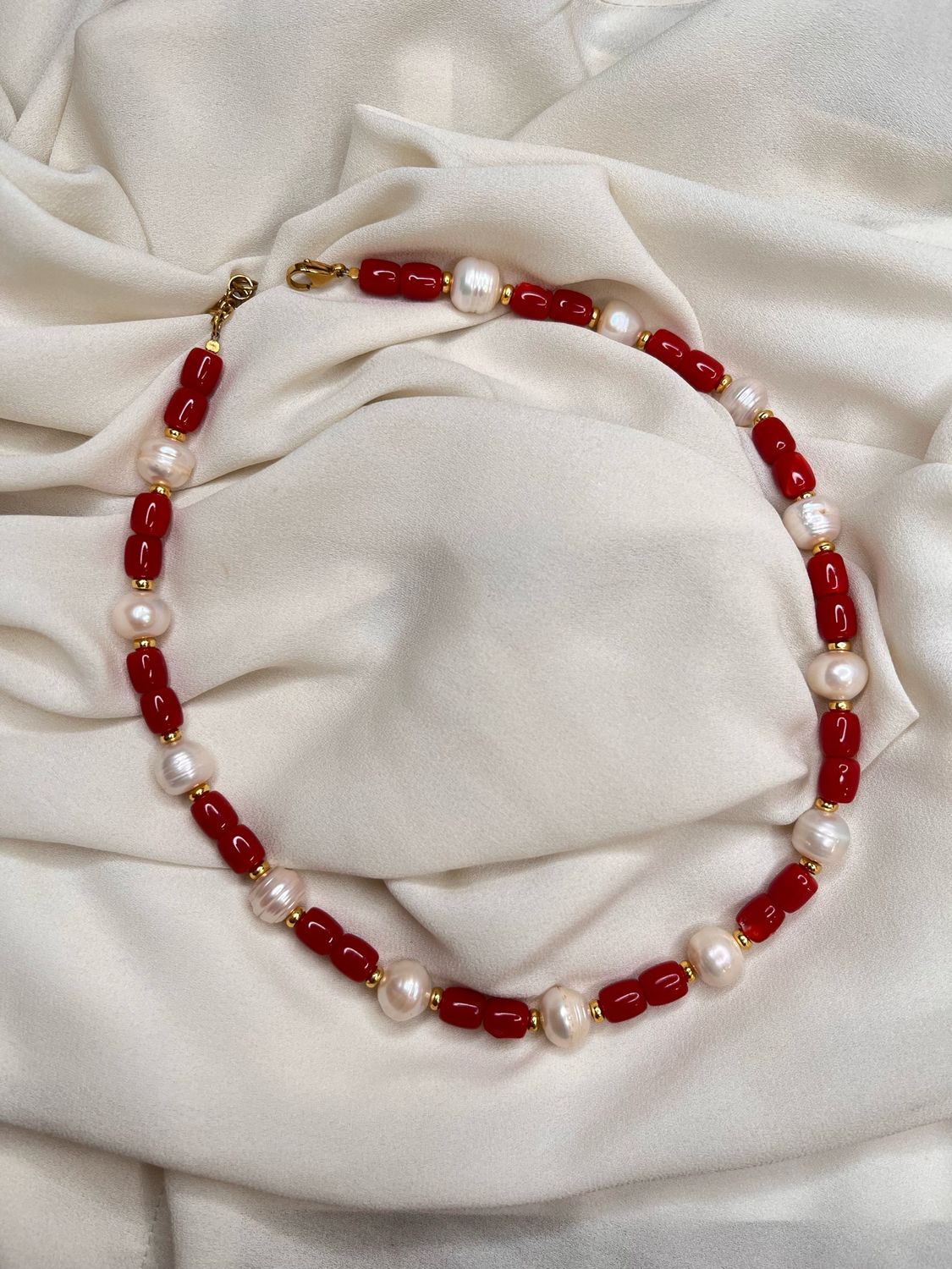 Collana girocollo corallo e perle