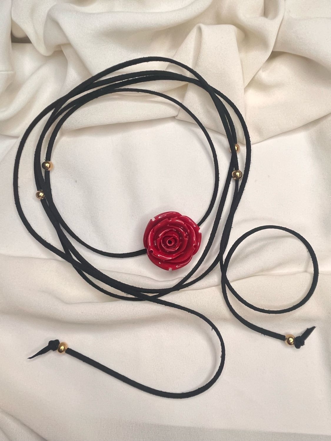 Chocker nero rosellina rossa