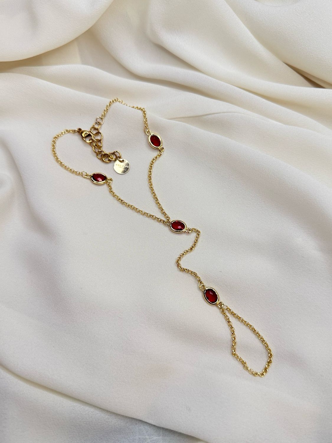 Baciamano red oval