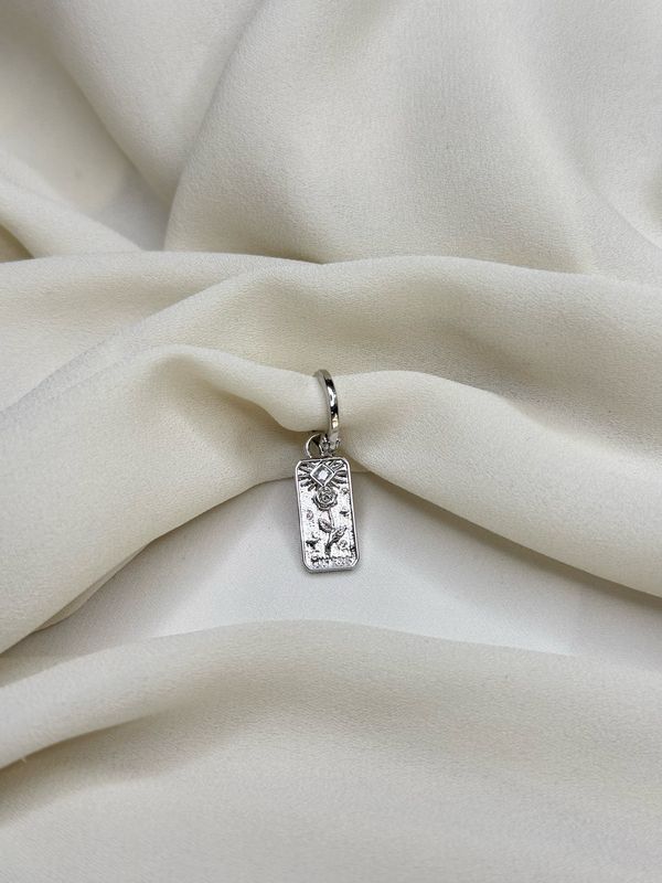 Orecchini targhetta rosa silver