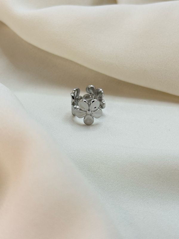 Earcuff flowers silver