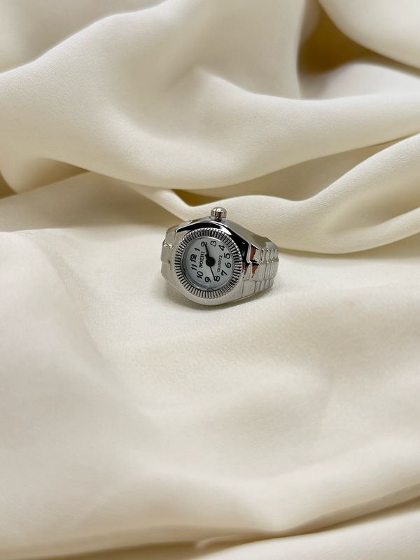 Anello clock white silver