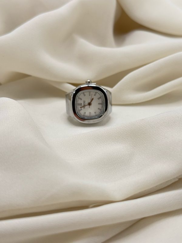 Anello clock white silver squadrato