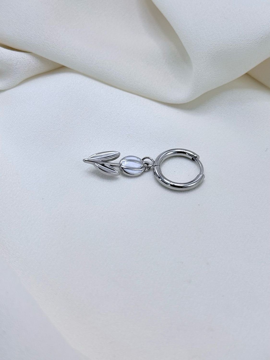 Hoop tullipà white silver