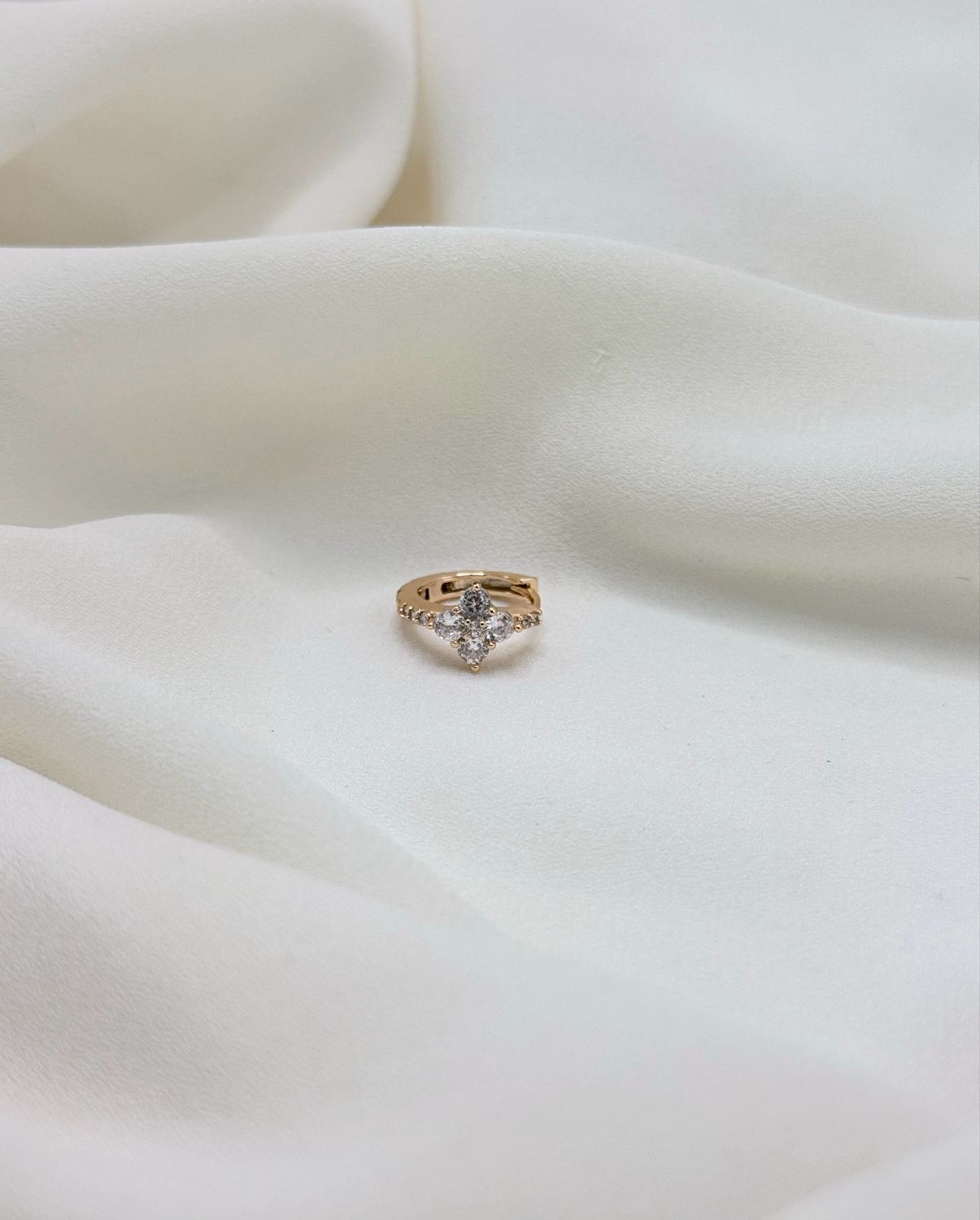 Hoop fiore white gold