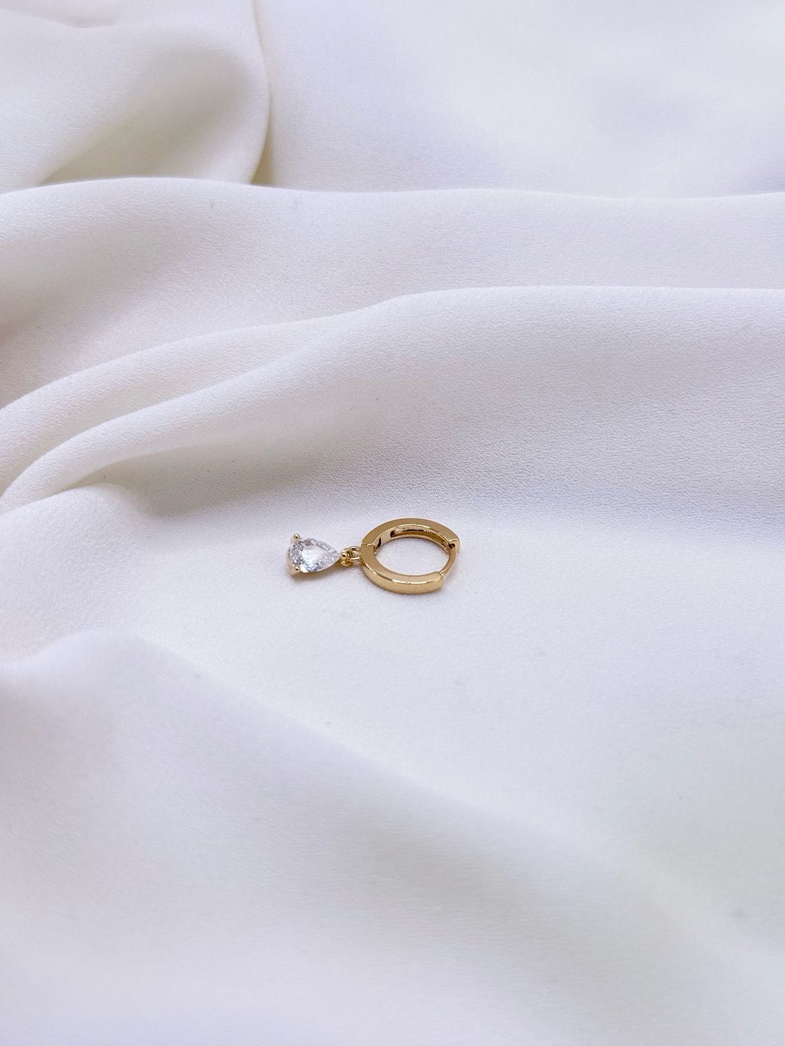 Hoop drop white gold
