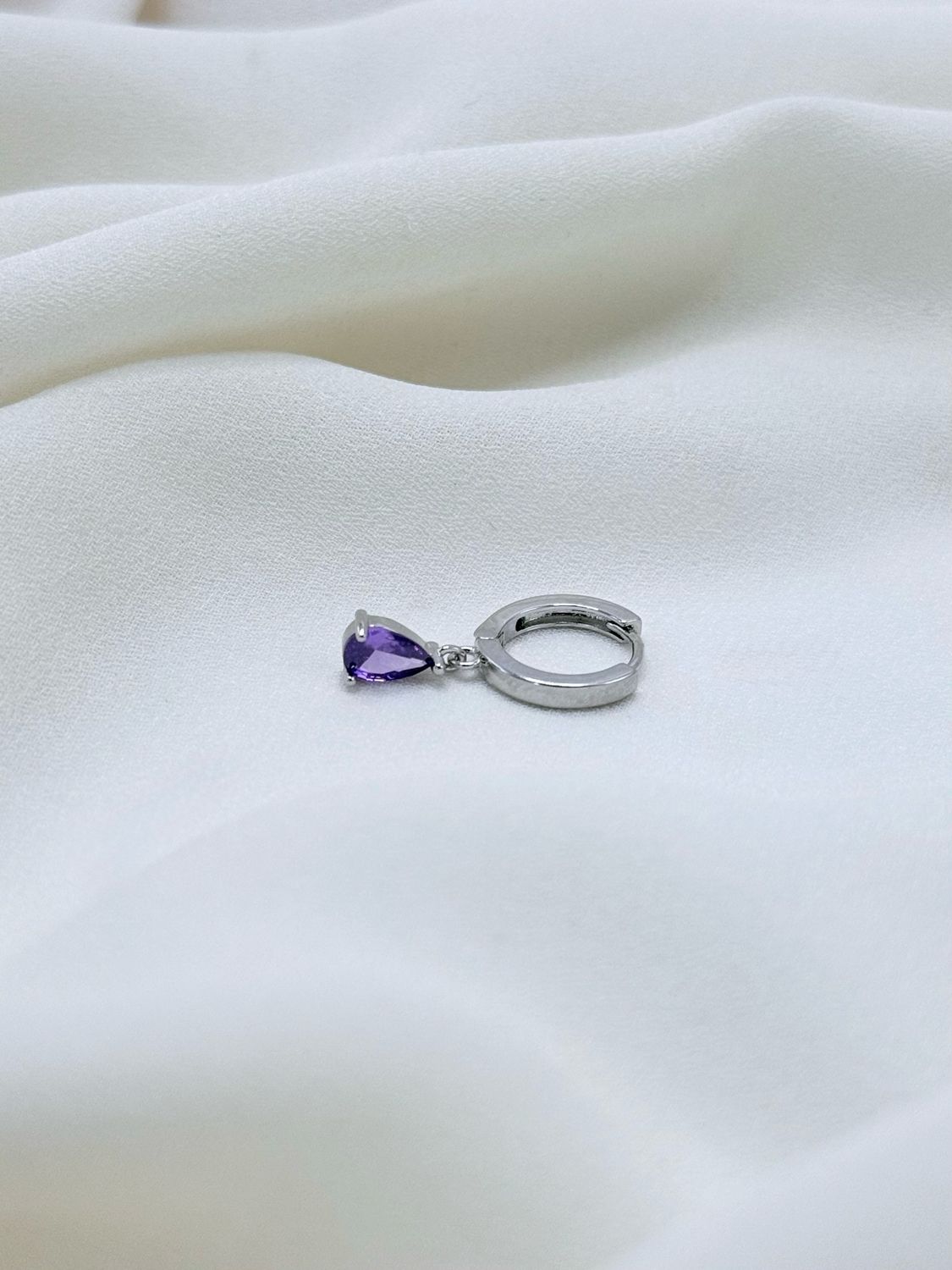 Hoop drop viola silver