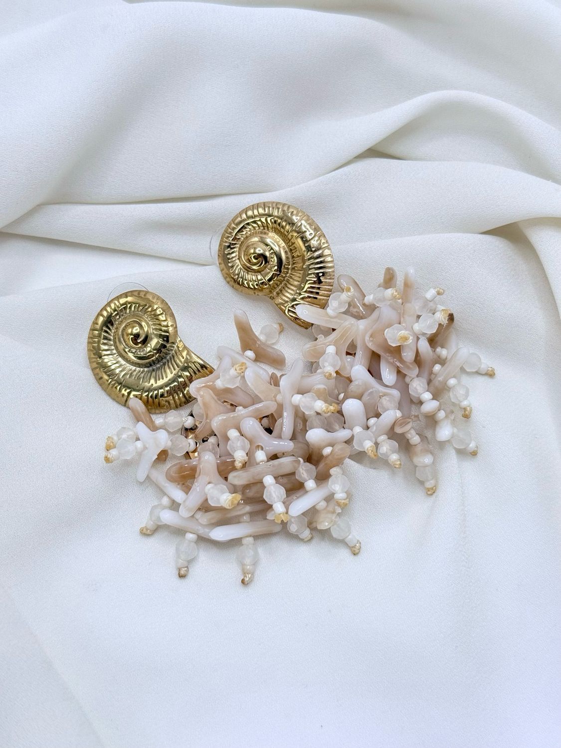 Orecchini conchiglia white
