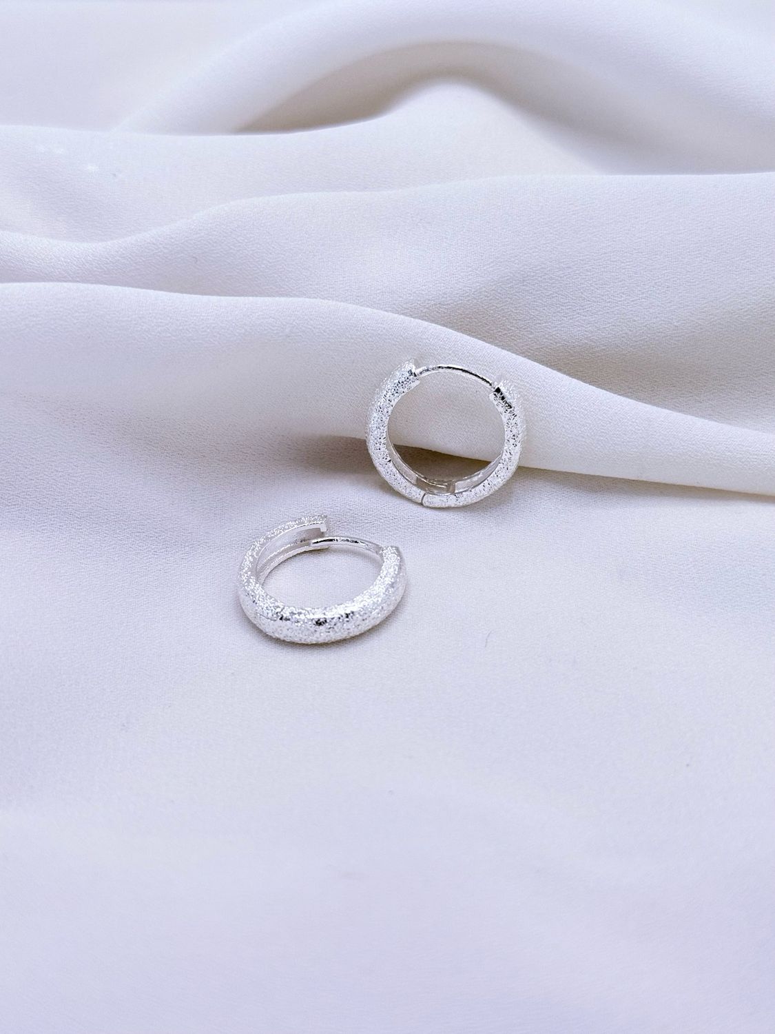 Hoop satinati silver