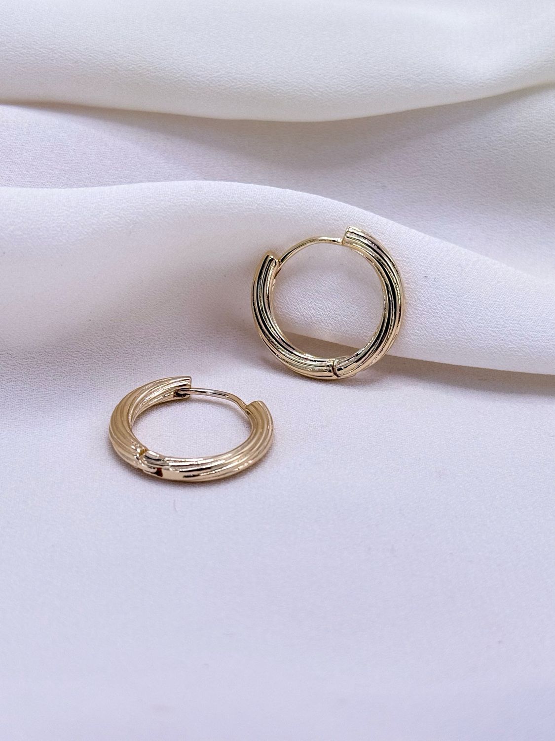 Hoop basic twist gold