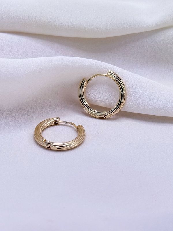 Hoop basic twist gold