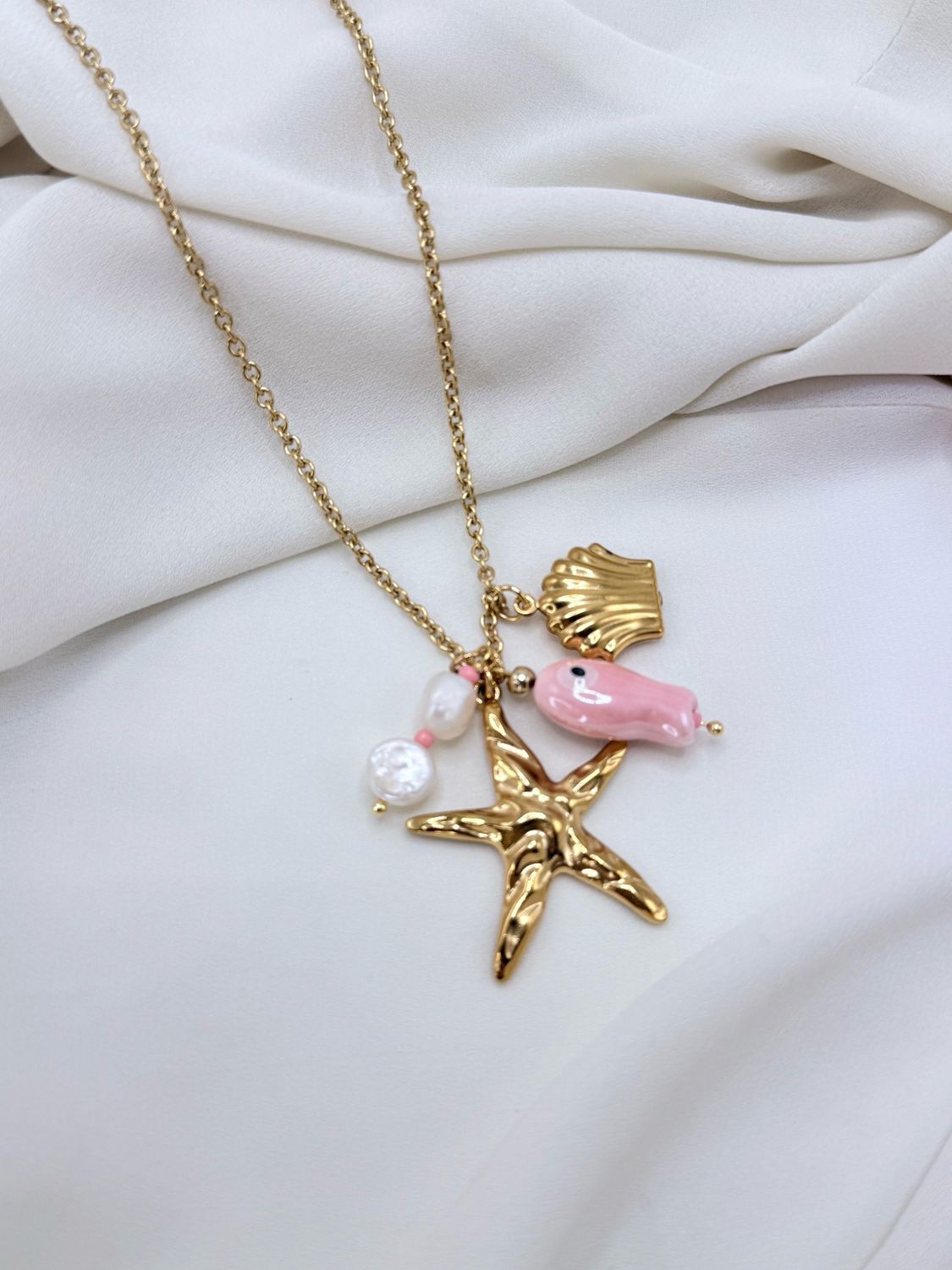 Collana fondale rosa