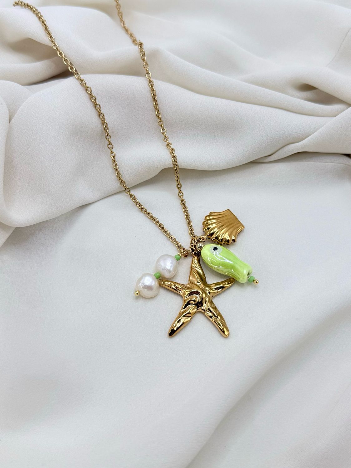 Collana fondale verde