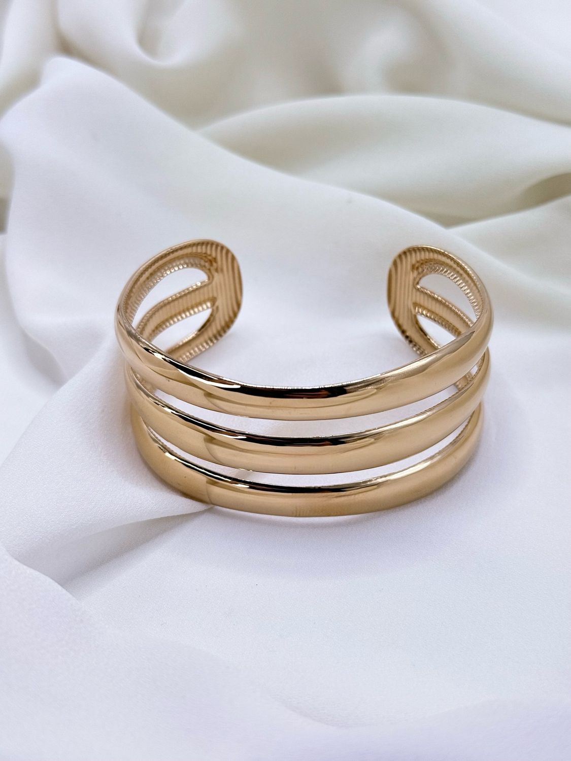 Bangles trio line