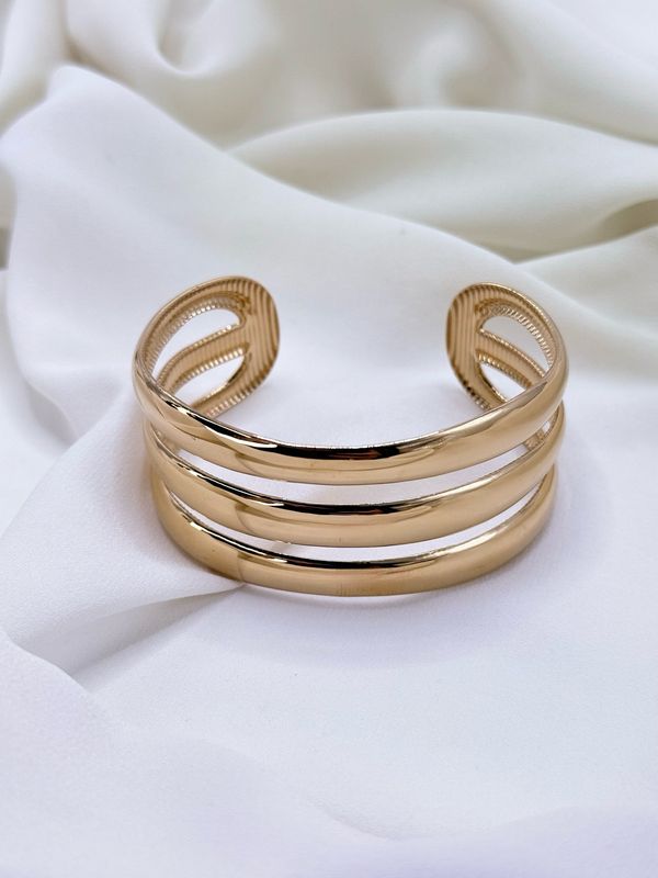 Bangles trio line