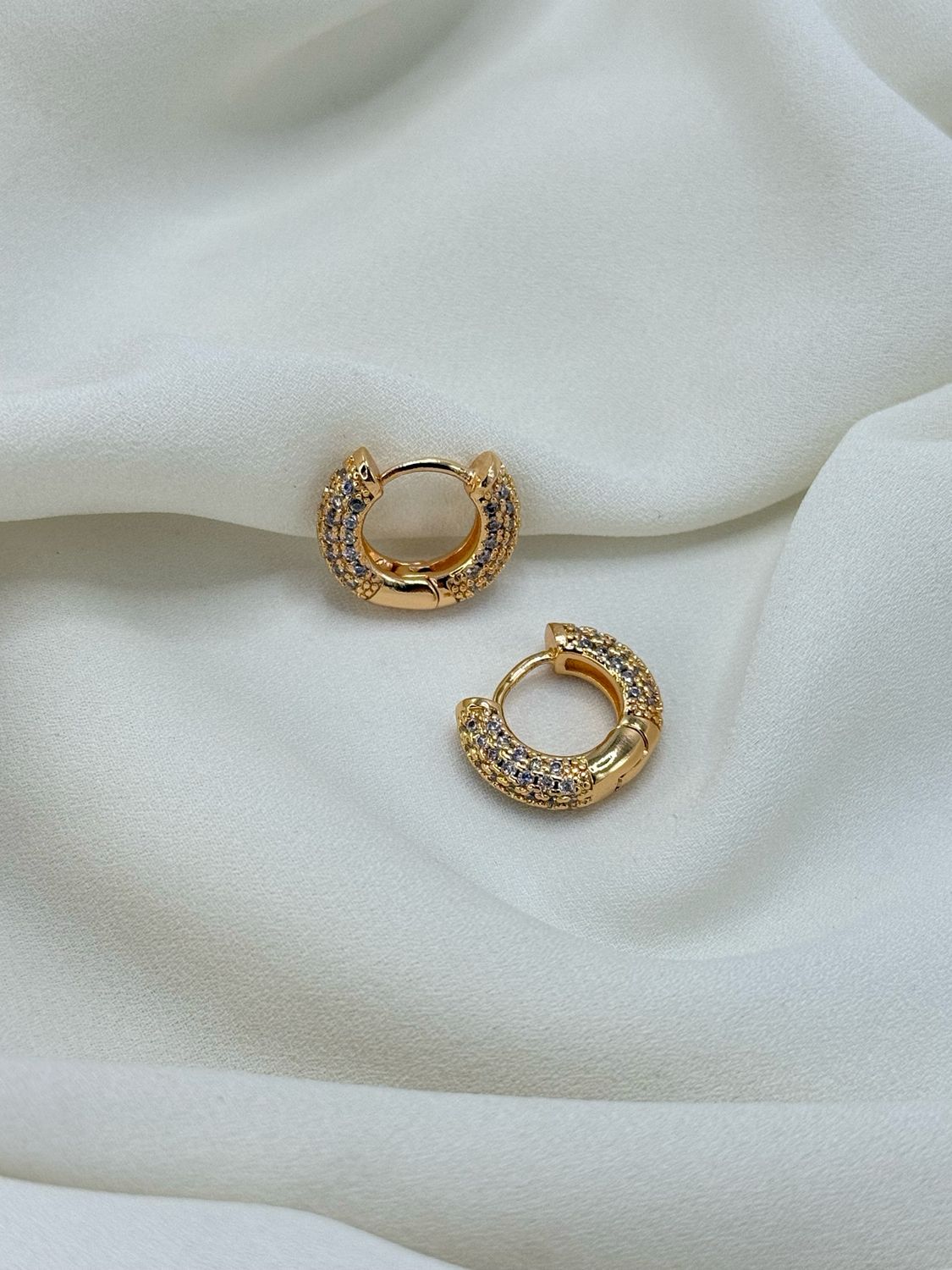 Hoop chubby pavè gold