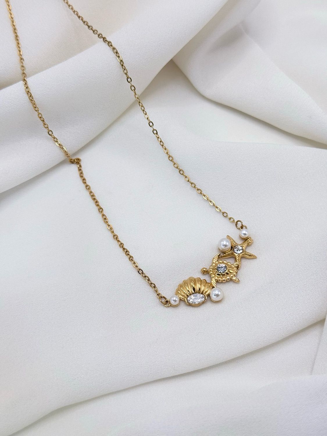 Collana centrale corallina