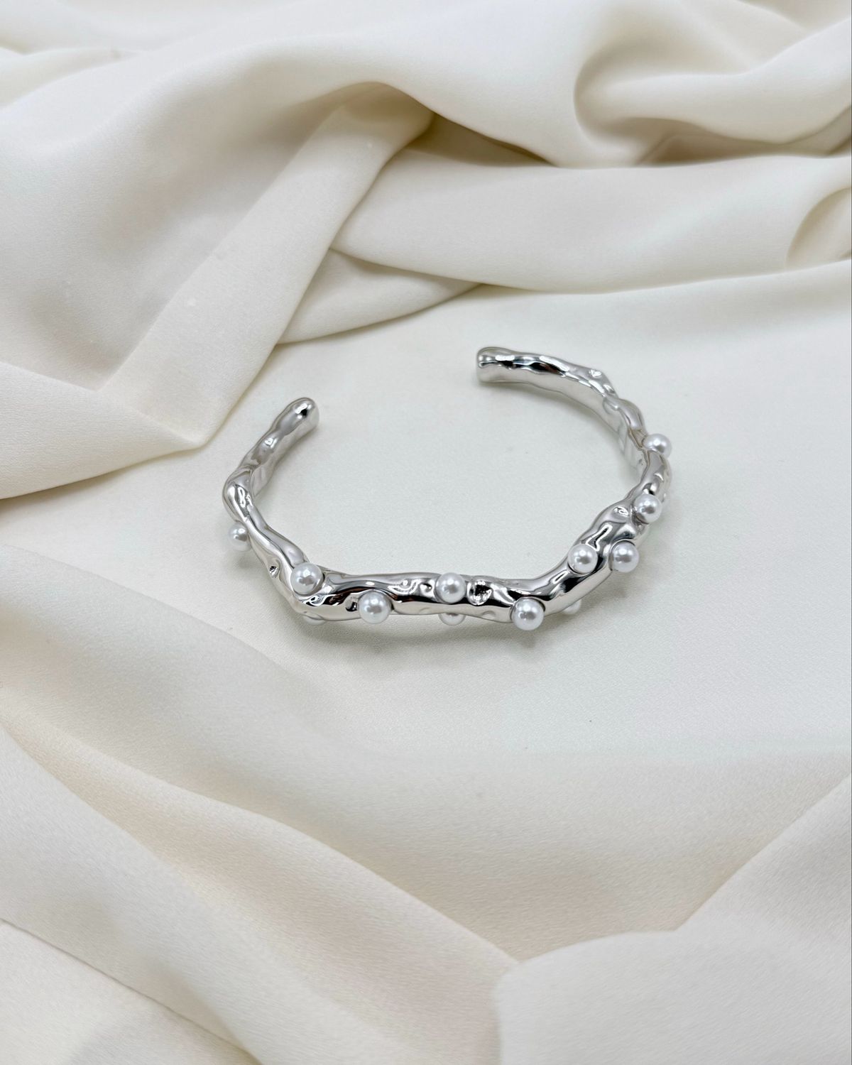 Bangle silver demure