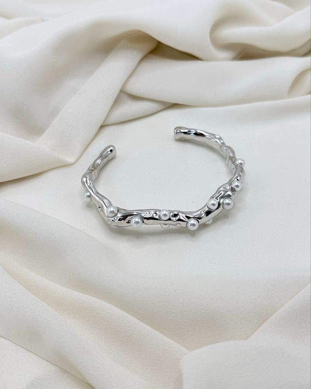 Bangle silver demure