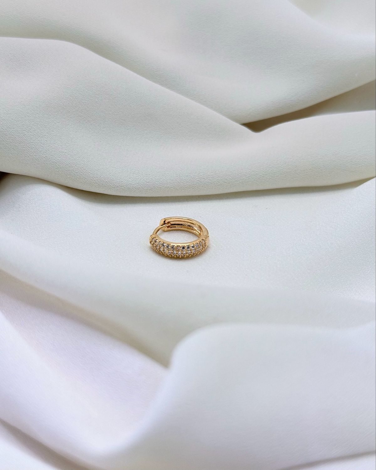 Hoop pav medium gold