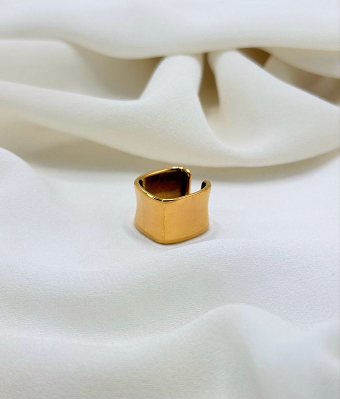 Earcuff cubic gold