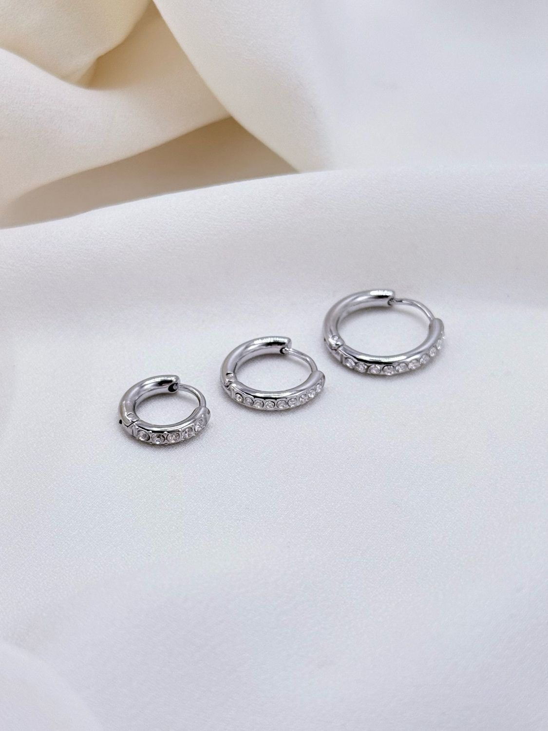 Hoop classic light M silver
