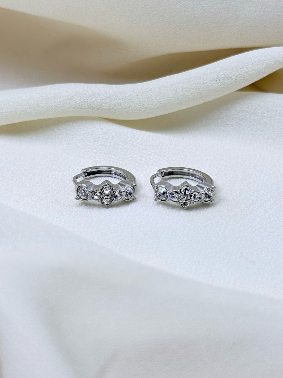Hoop trilogy flowers silver