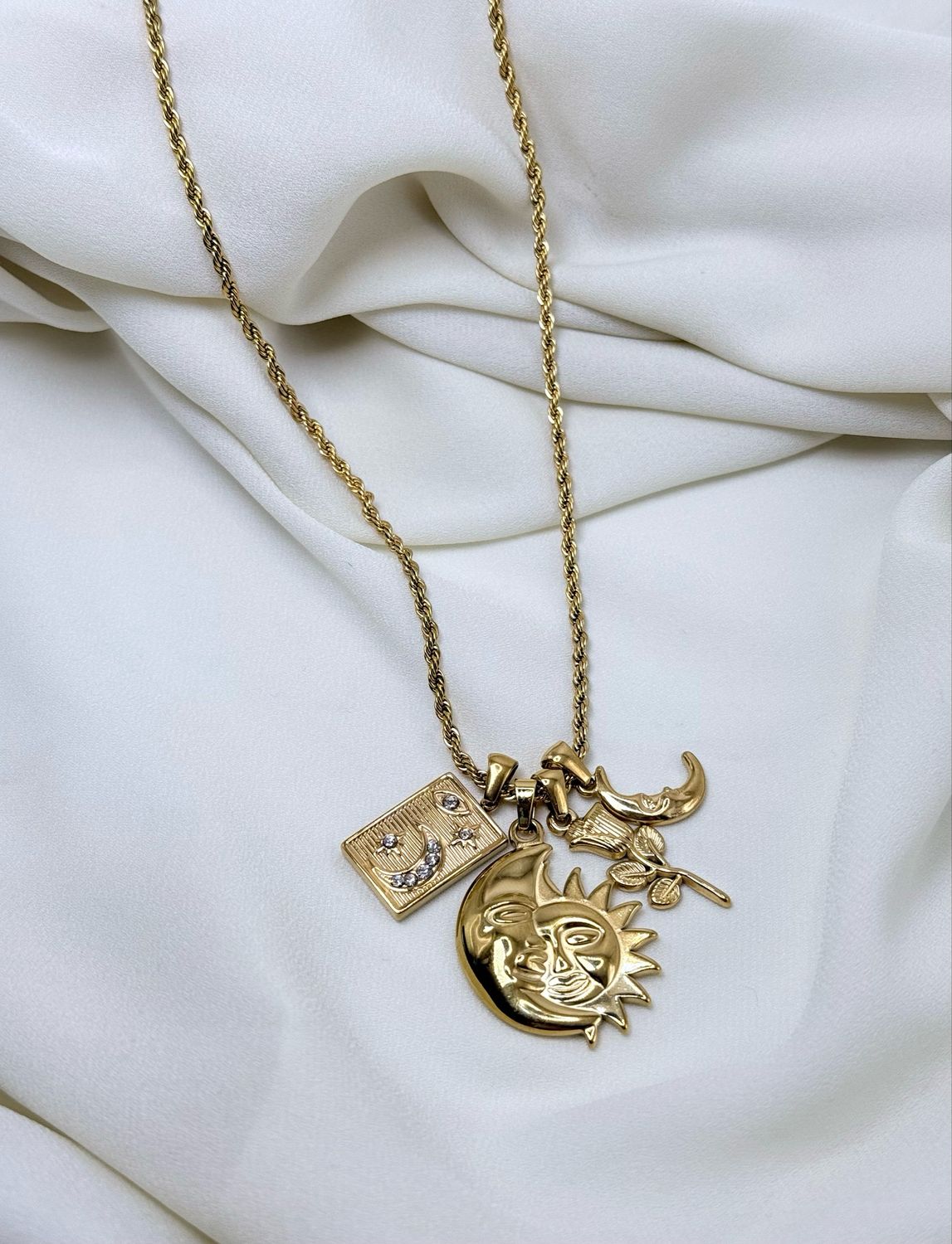 Collana charm astro Gold