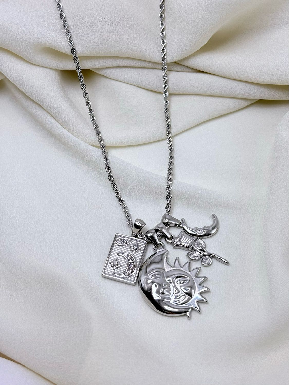 Collana charm astro silver