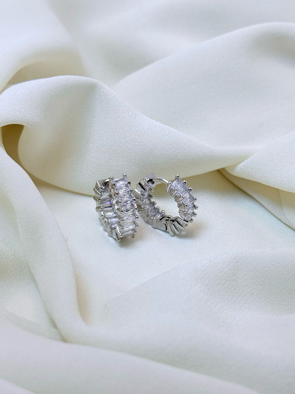 Hoops big baguette white silver