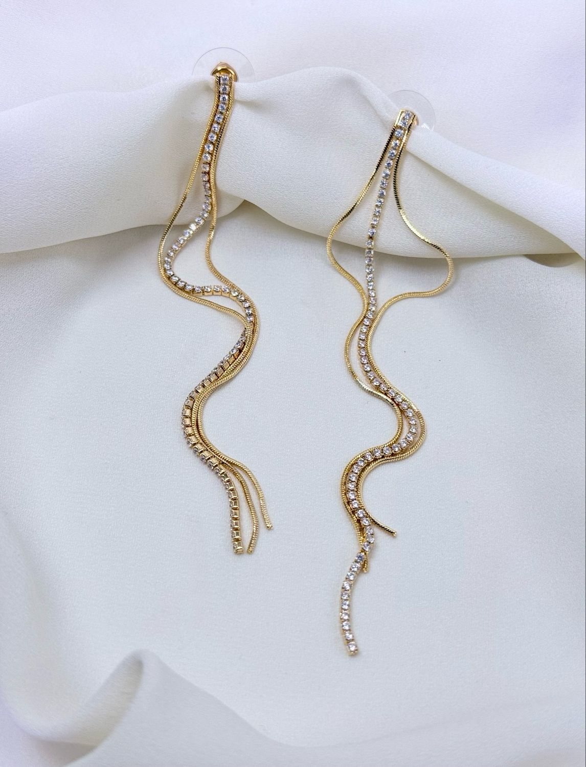 Orecchini long stelo gold