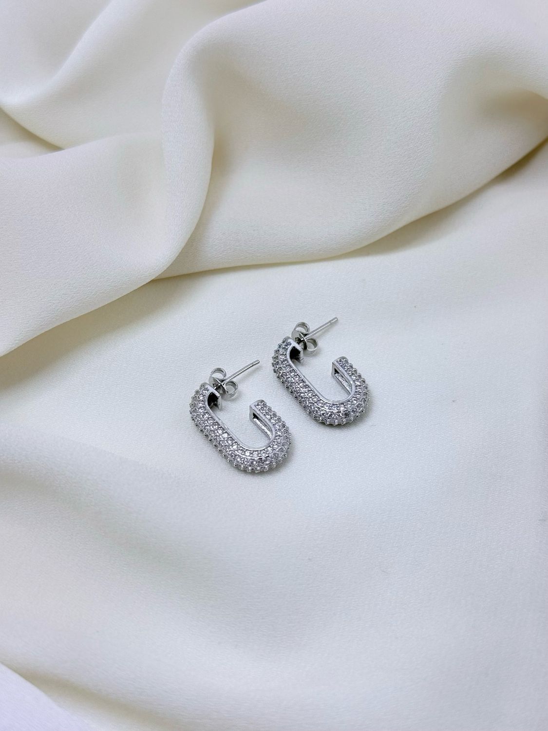 Orecchini rettangolari pavè silver