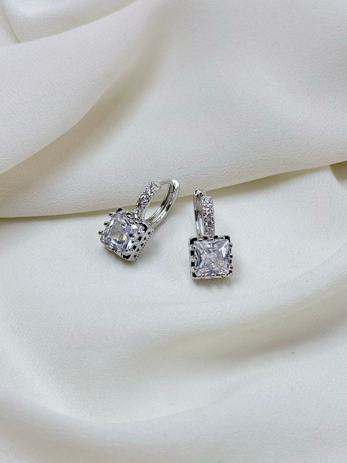 Hoops chibini white silver