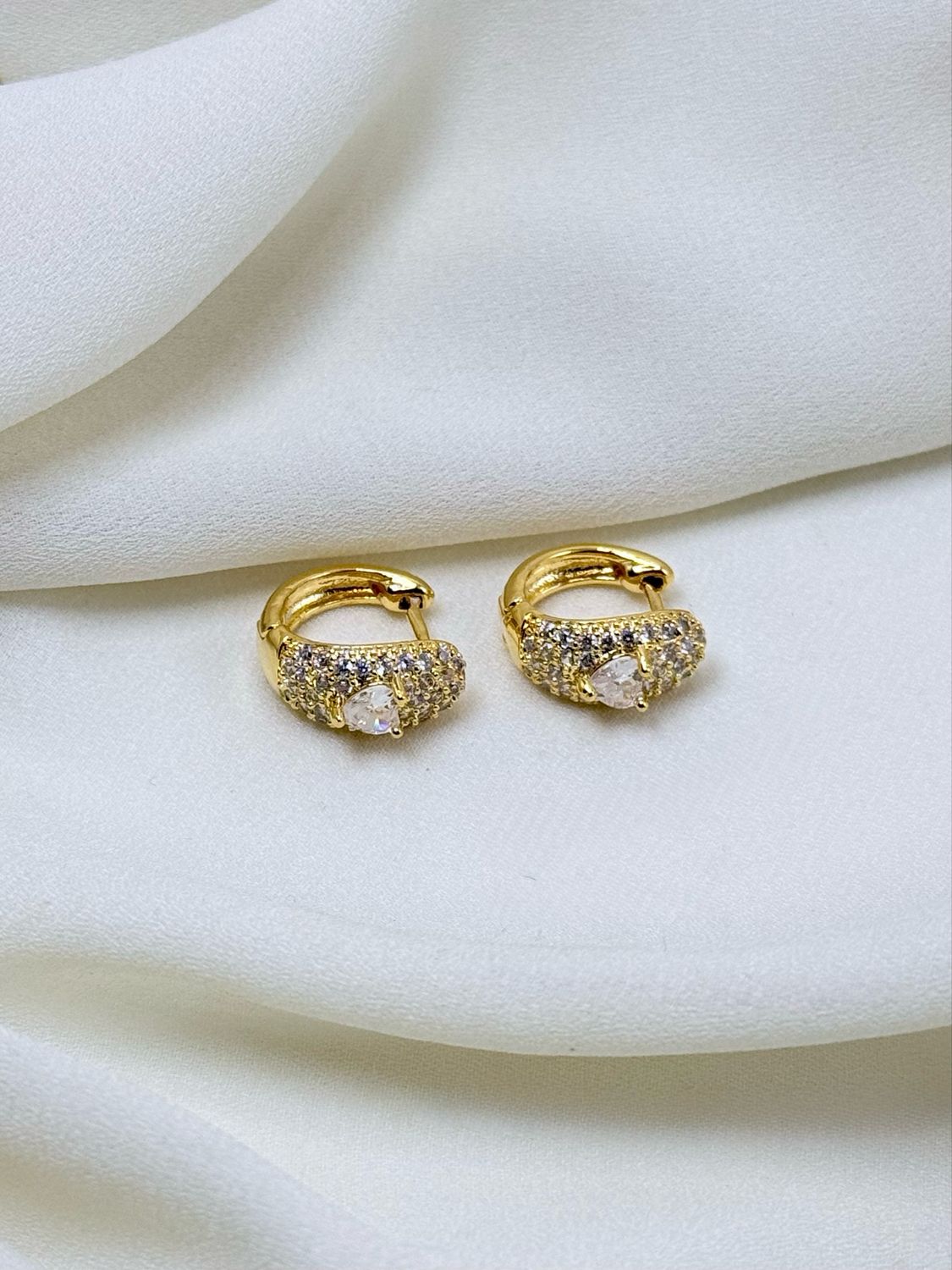 Hoops love pavè gold