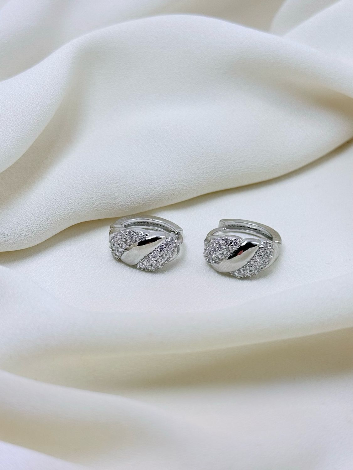 Hoops torchon pavè silver