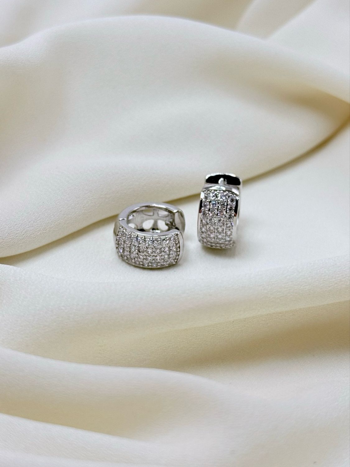 Hoops big pavè S silver