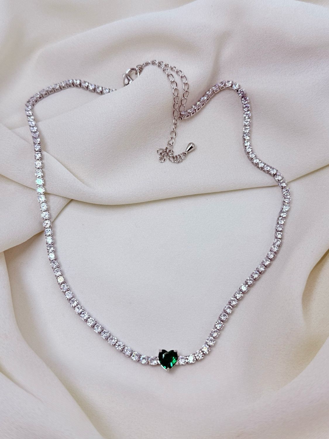 Chocker tennis love green