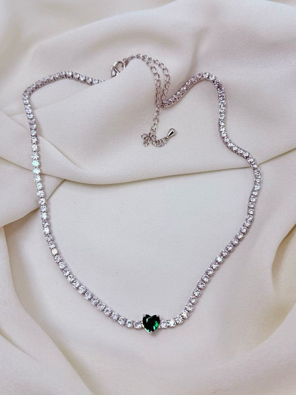 Chocker tennis love green