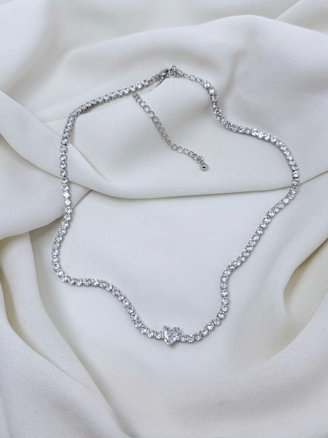 Chocker tennis love white