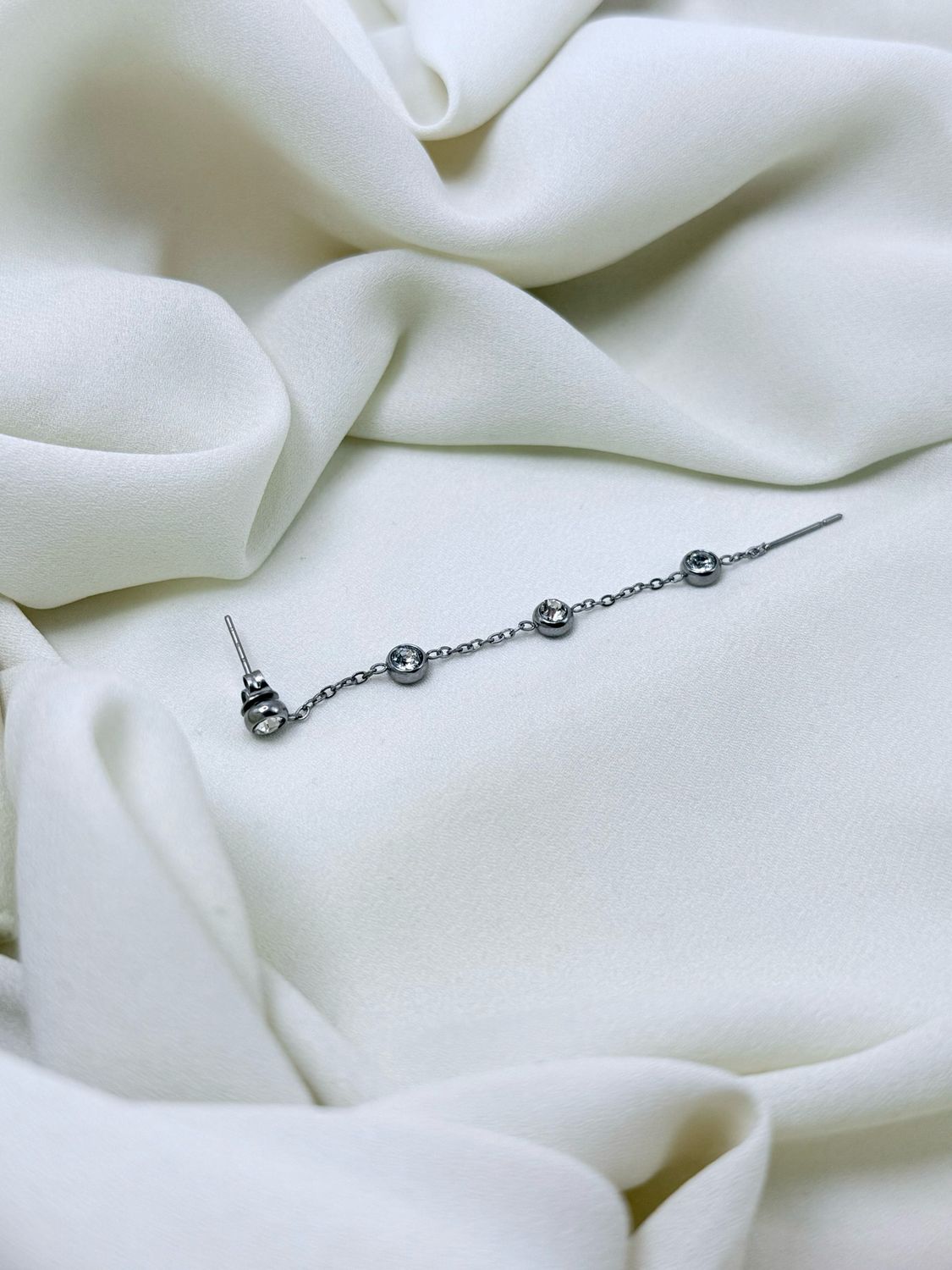 Orecchino cometa white silver