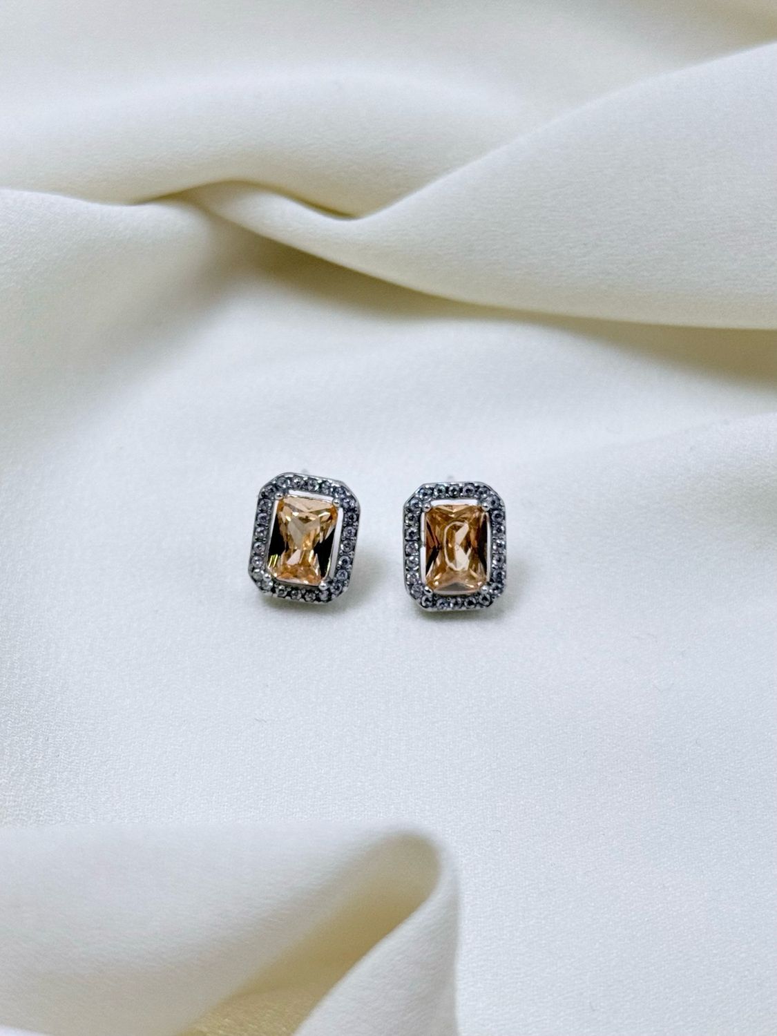 Orecchini mochi champagne silver