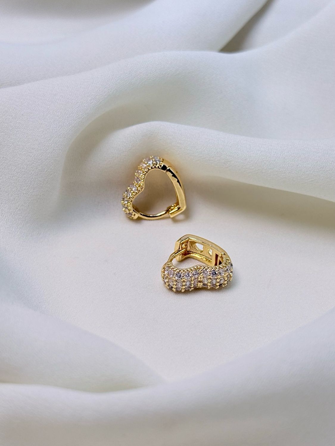 Hoop love pavè gold