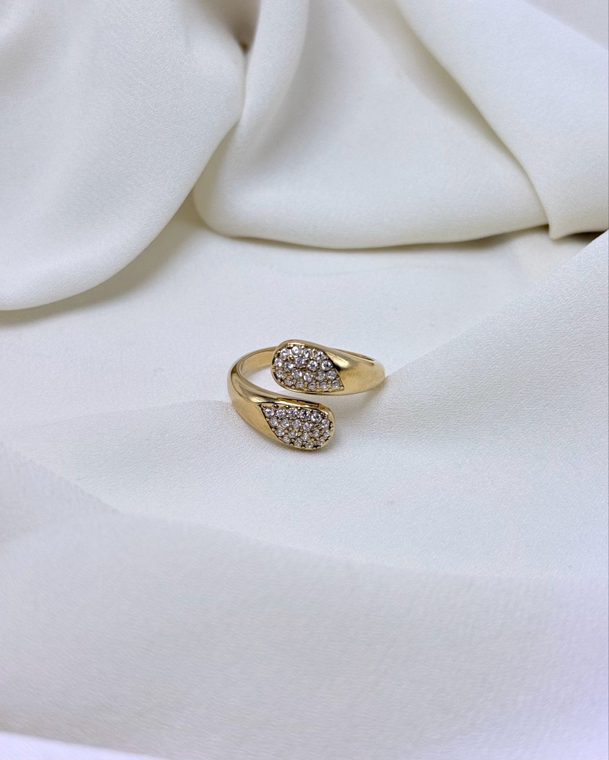 Anello contrarier pavè gold