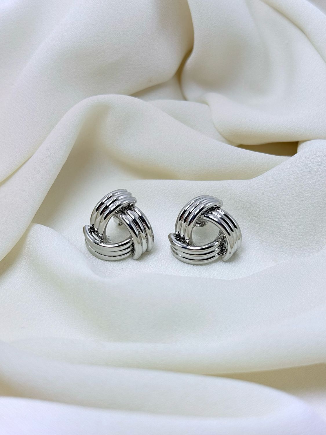 Orecchini nodo minimal silver