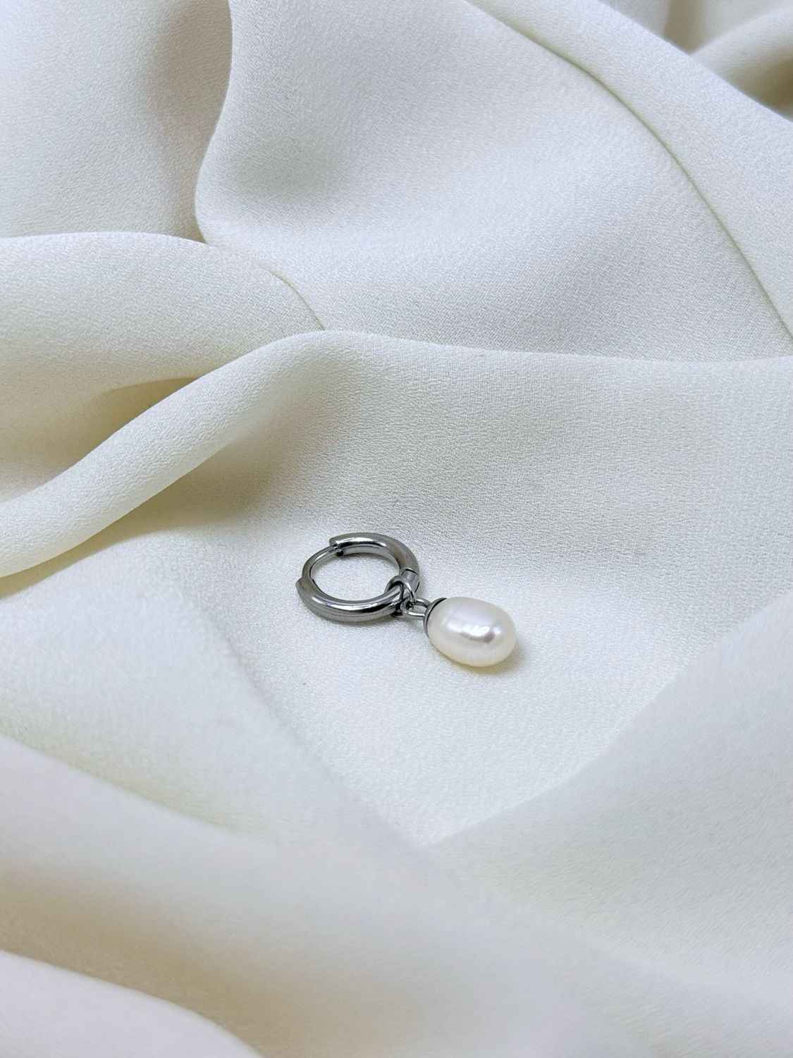 Orecchino charms perla silver