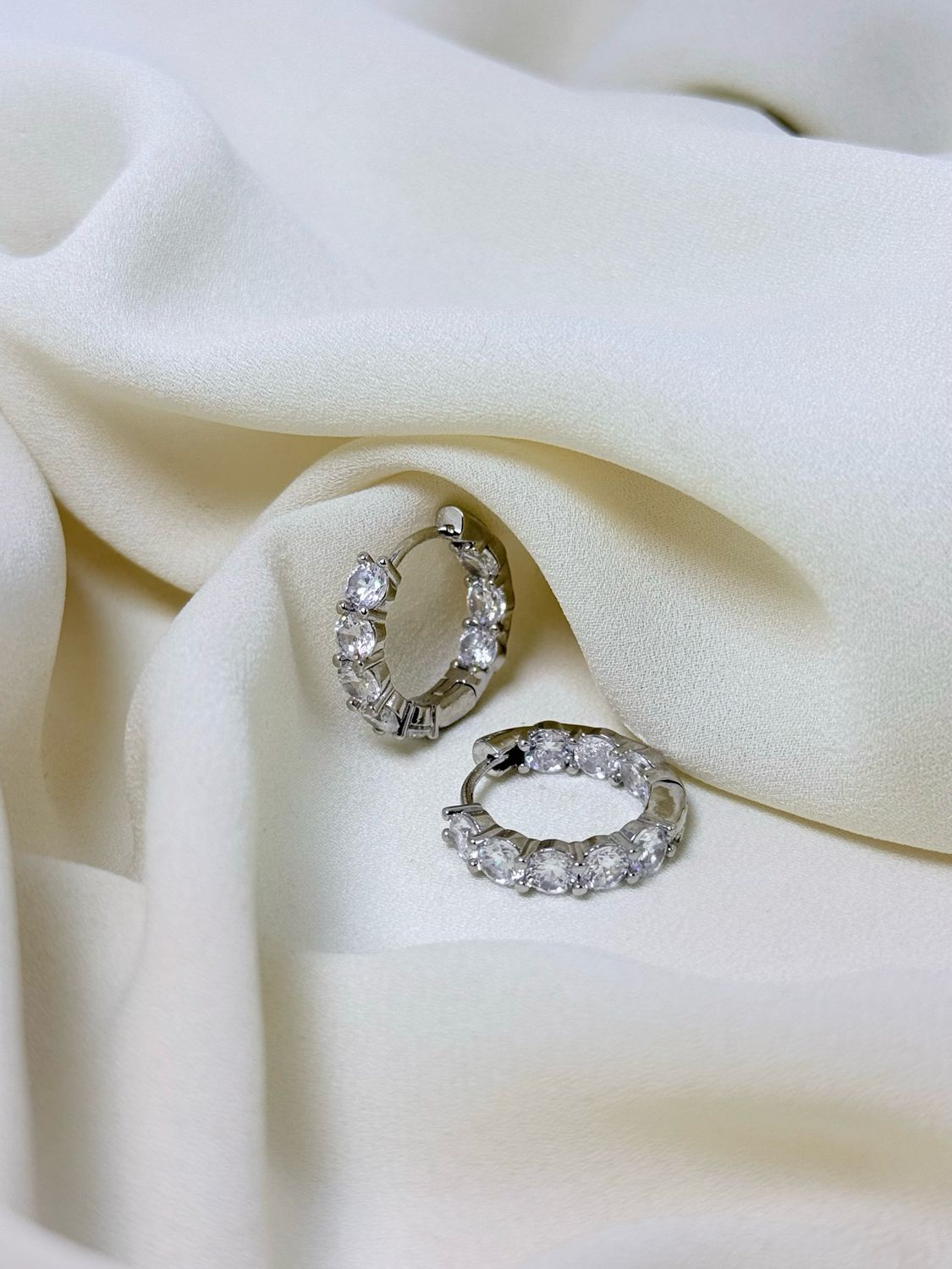 Hoop bubble white silver