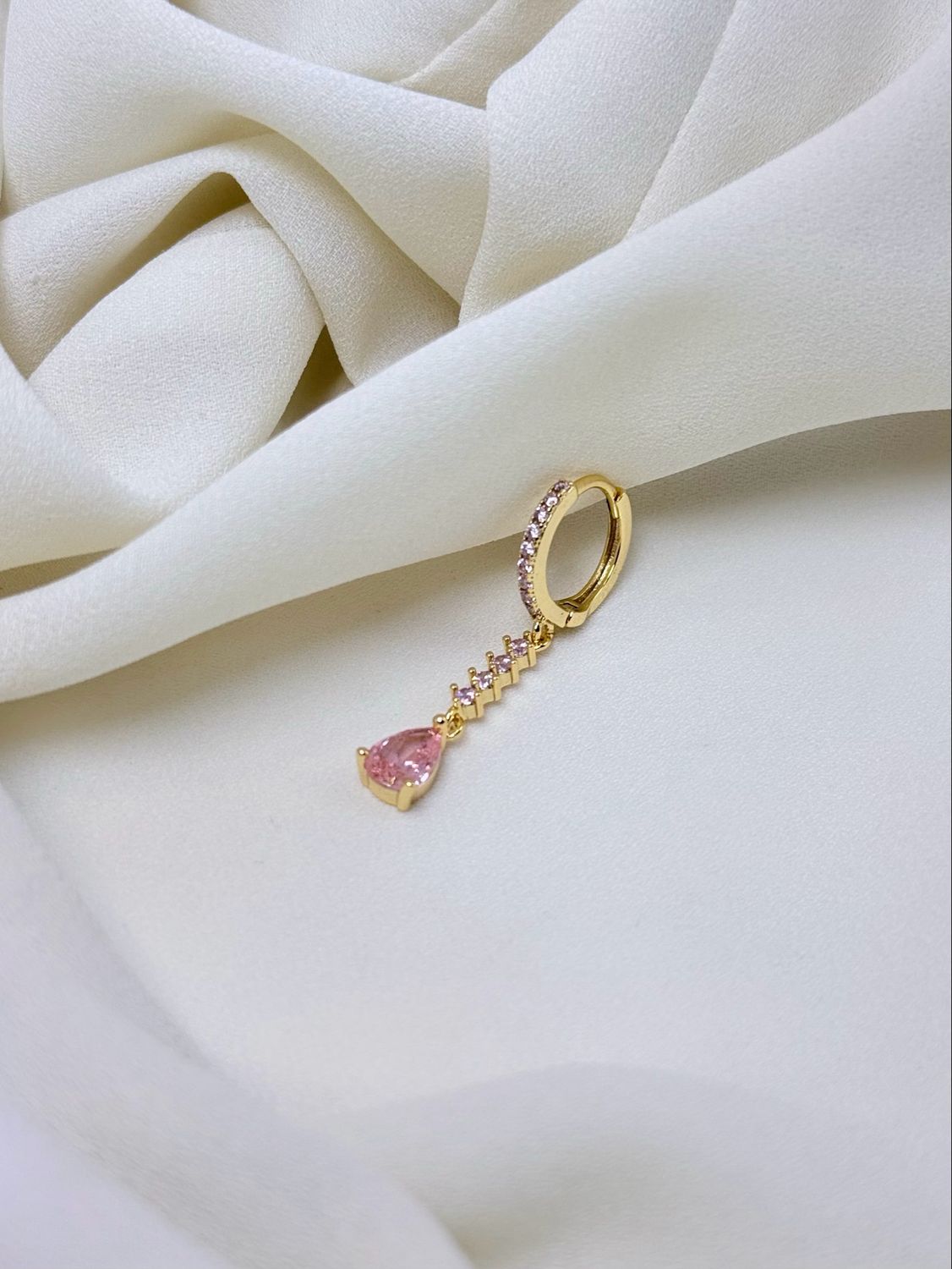 Orecchini long drop rosa