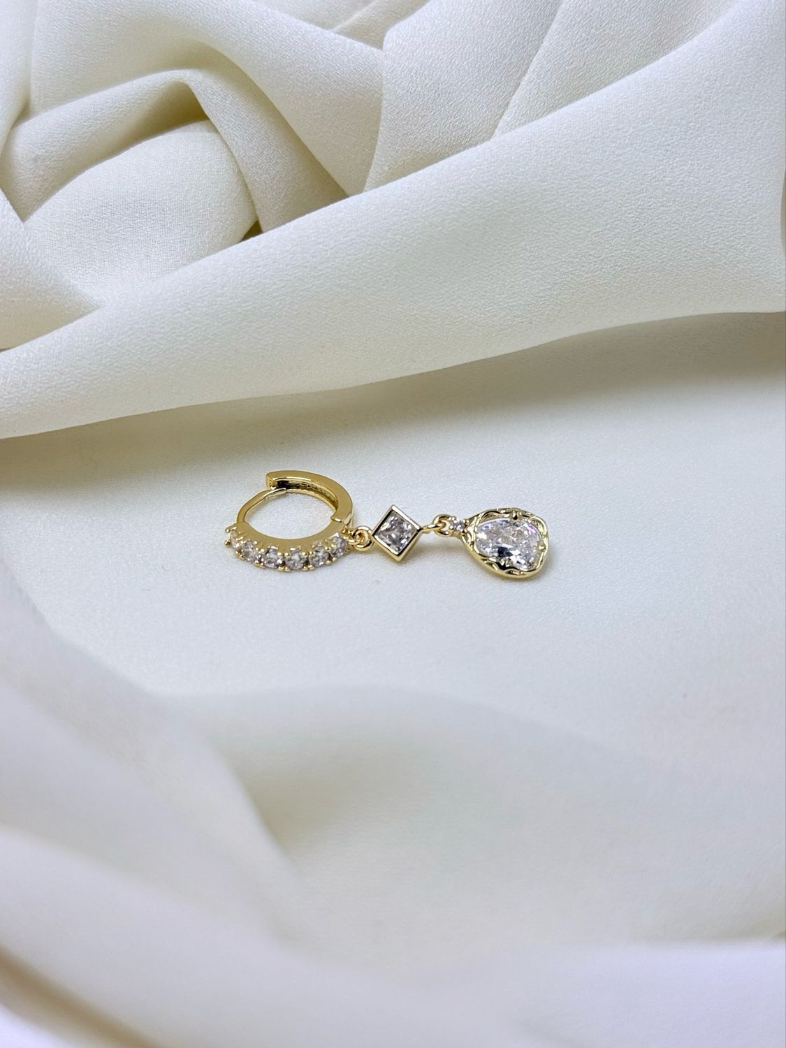 Hoop drop white gold