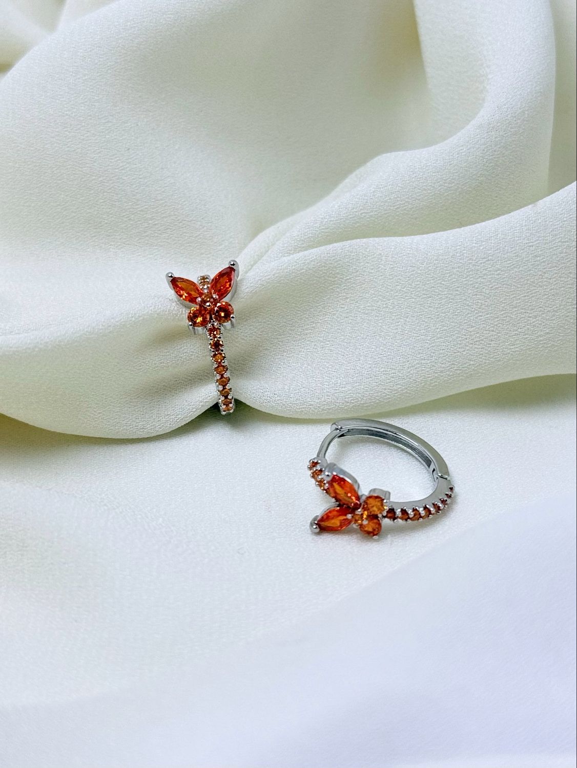 Hoop farfalle arancio silver