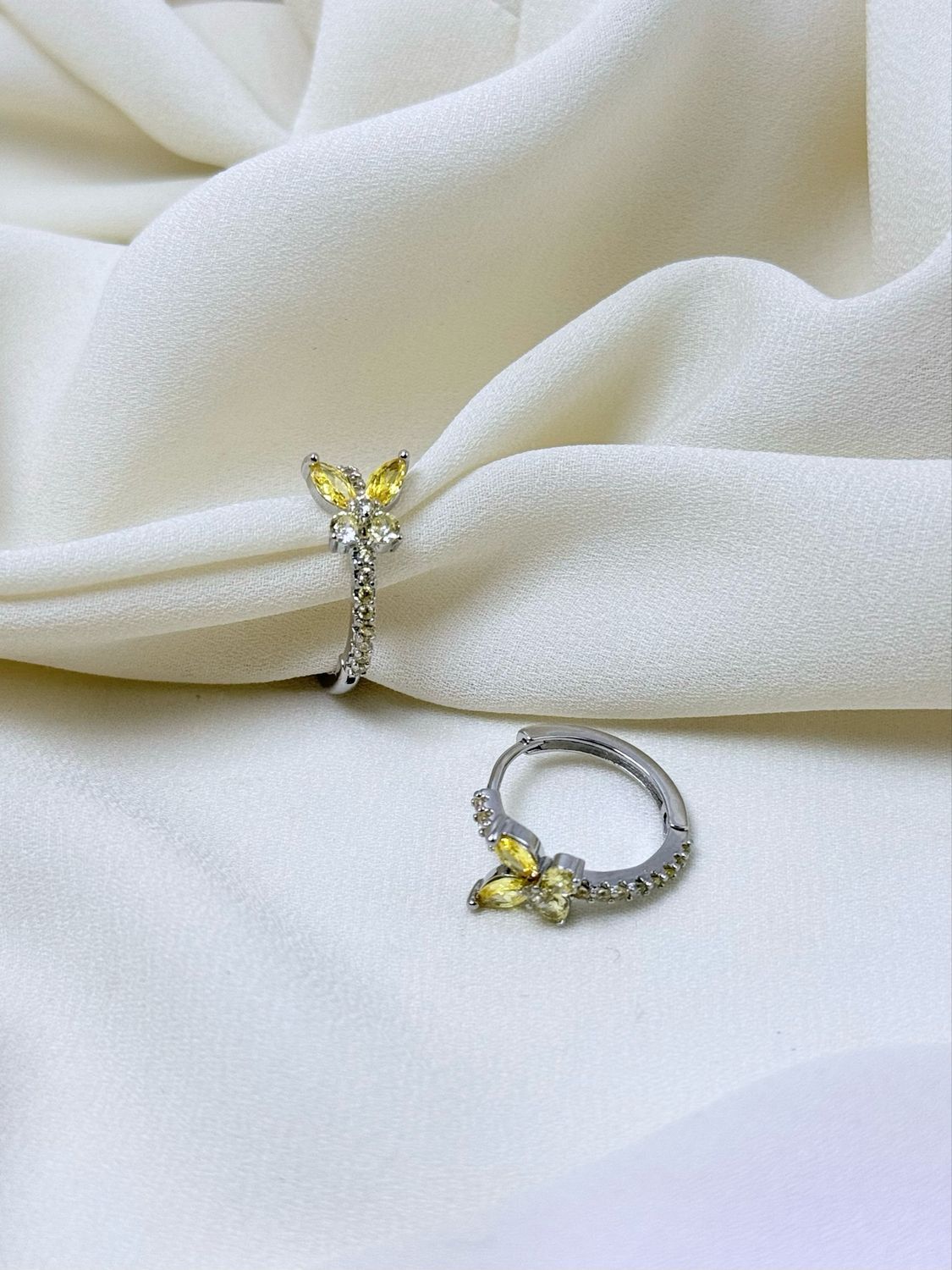 Hoop farfalle gialle silver